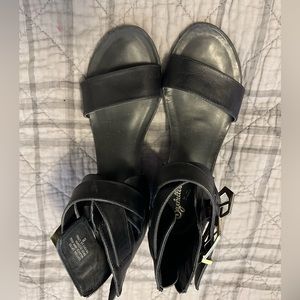 Seychelle’s sandals